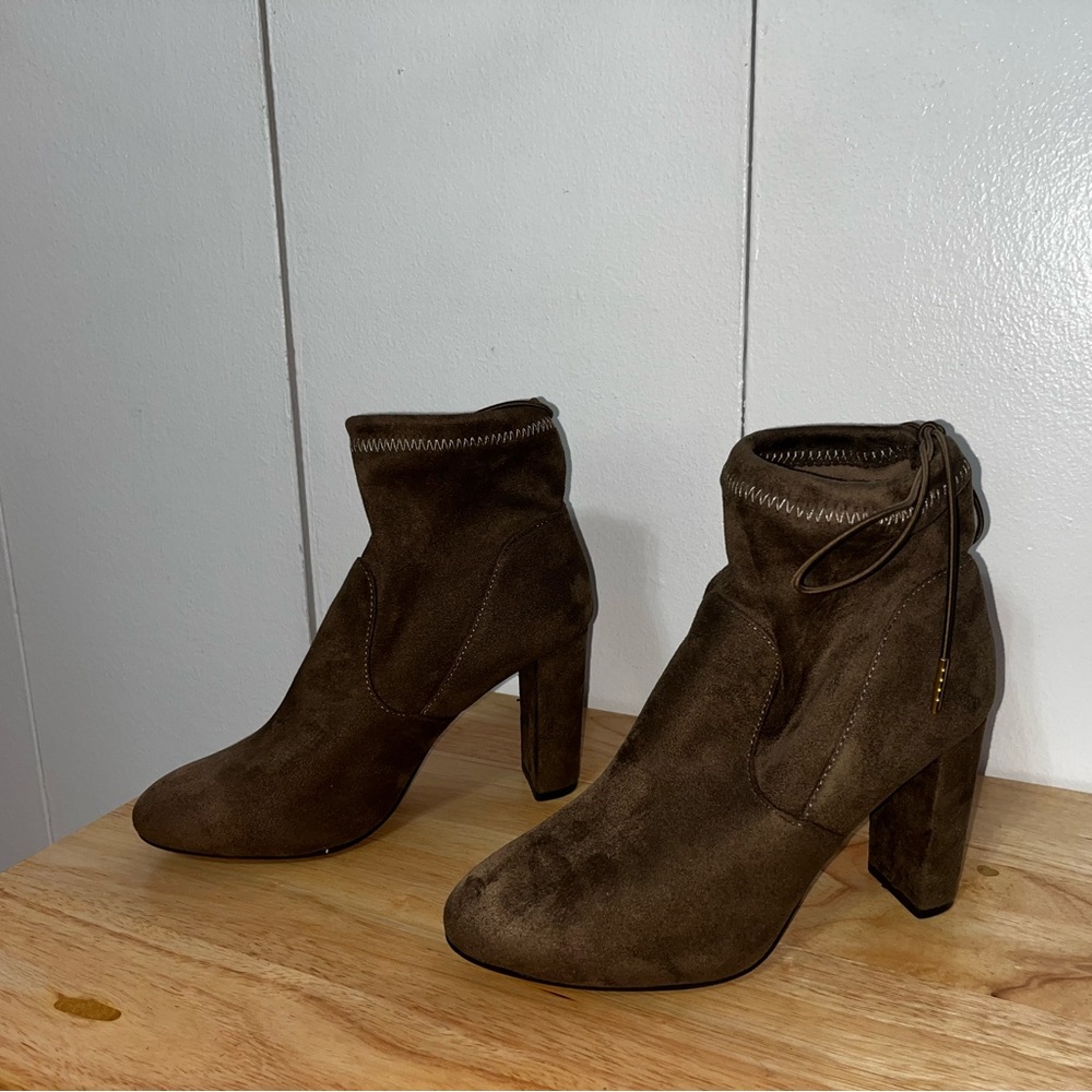 Hunter green bootie high heel size 7